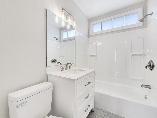 Building Photo - 3129 14th Ave