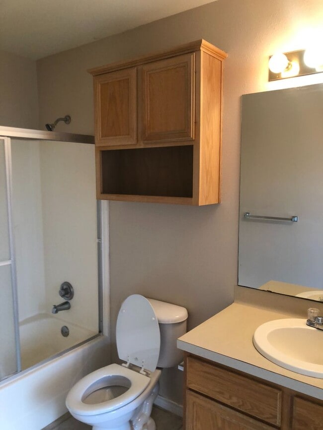 Building Photo - Spacious 3 Bedroom, 3 Bathroom Duplex in Steeplechase – Available for SUBLEASE August 4, 2025