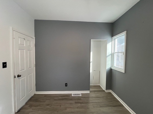 Building Photo - 934 W Garfield Ave