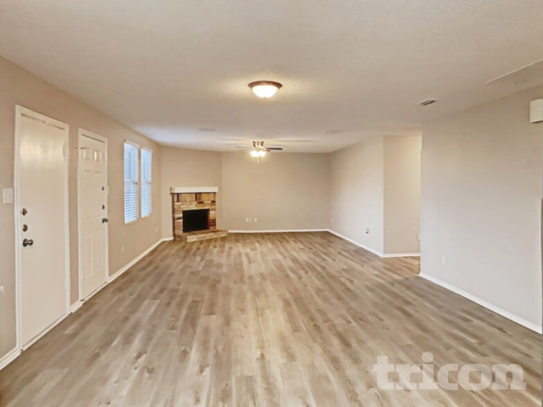 Building Photo - 2904 Crimson Clover Dr