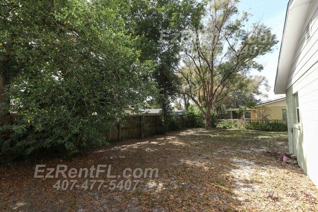 Building Photo - 858 Bishop Dr