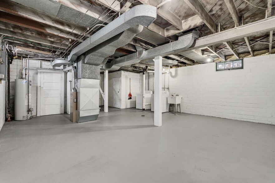 Building Photo - 304 Losey Blvd S