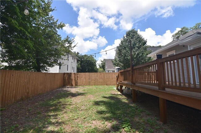 Building Photo - 375 Atwood St SW