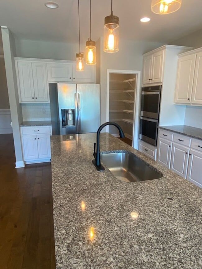 Building Photo - Quiet and Cozy Living in Phenix City