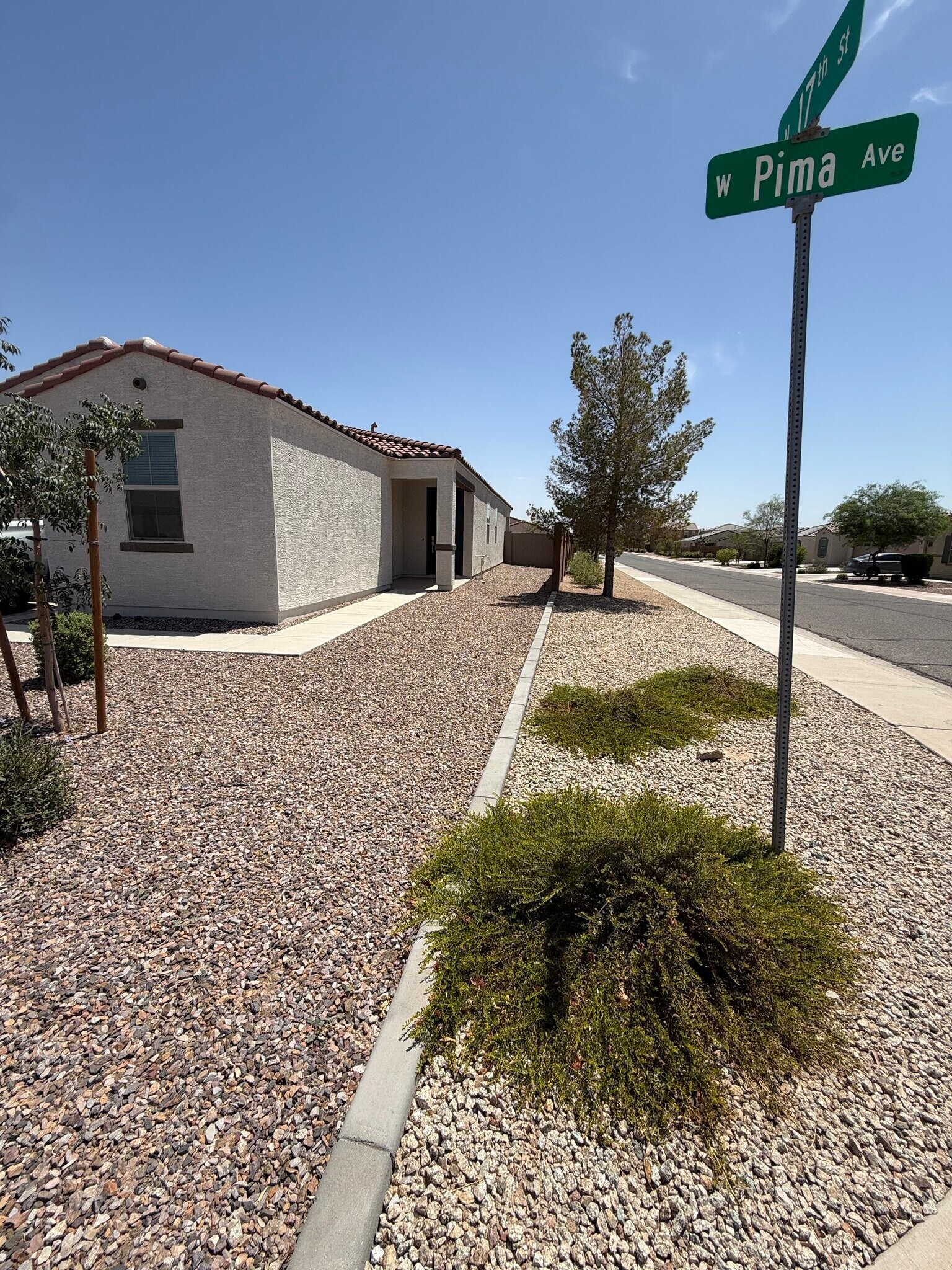 Building Photo - 1675 W Pima Ave