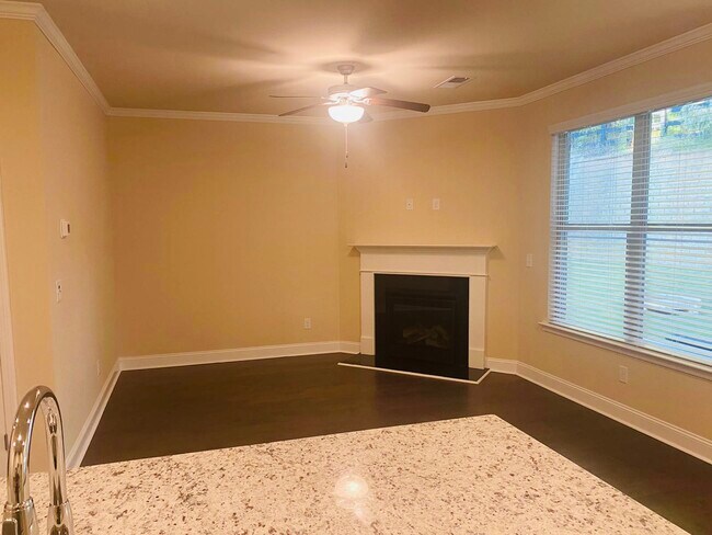 Building Photo - 5985 Arbor Knoll Plz