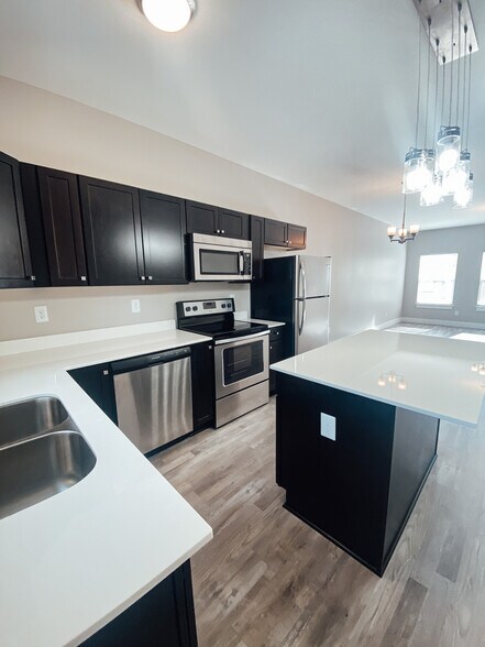 Building Photo - 621 Heavenly Plz