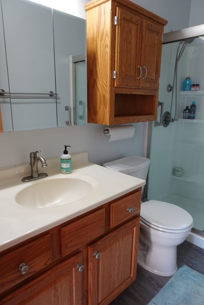 Building Photo - 100 Tattler Ln
