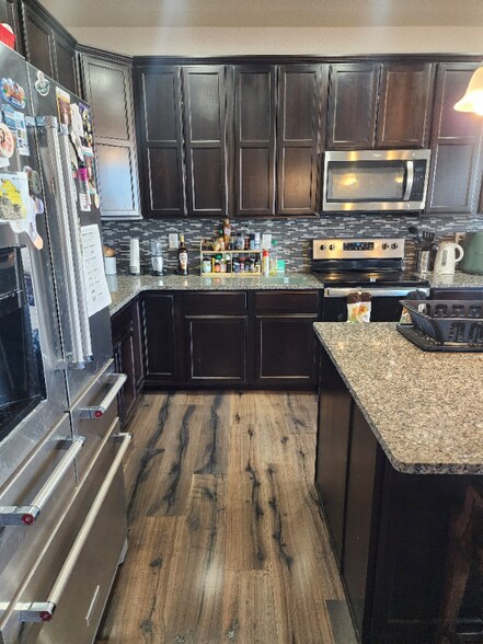 Building Photo - 60 Katsura Cir