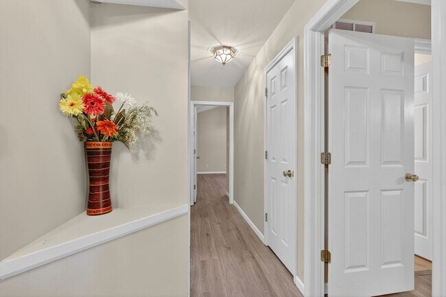 Building Photo - Stunning 4,166 Sq. Ft. Home in Westridge Oaks – Upgraded Throughout!