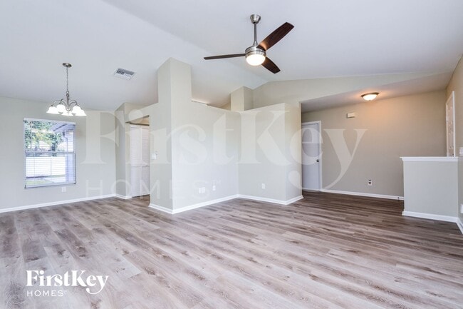 Building Photo - 3330 SW 27th Ave