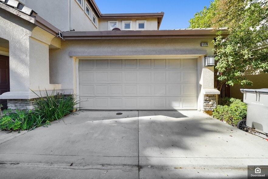 Building Photo - 1776 Wayne Cir