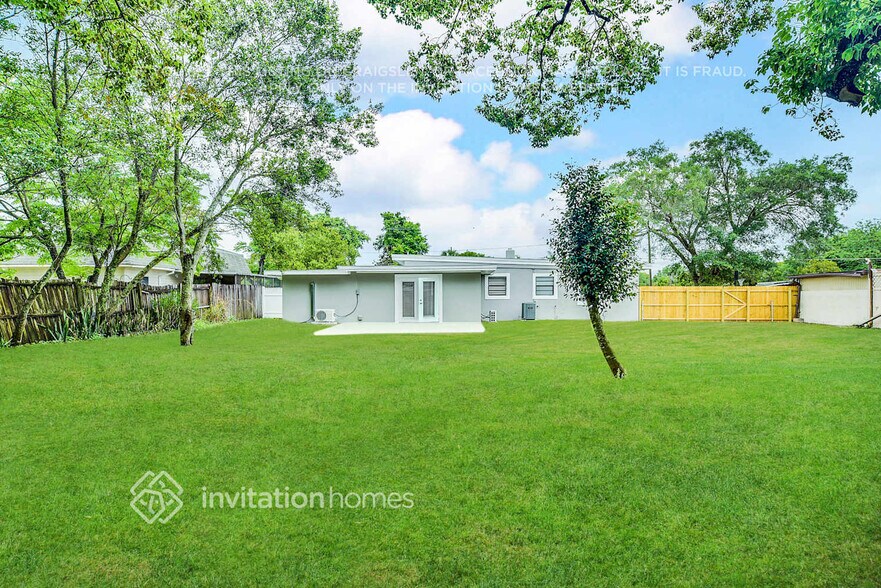 Building Photo - 6226 Dahlia Dr