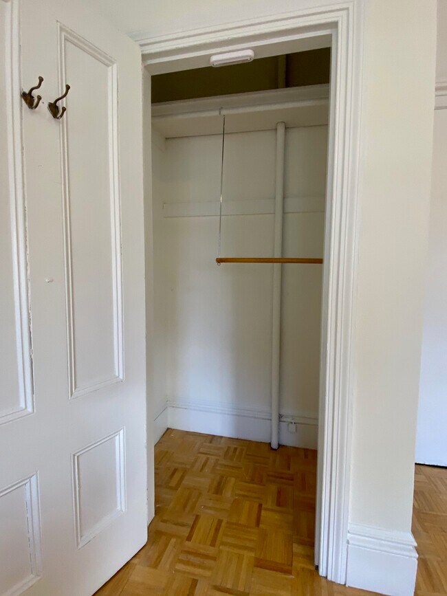 Building Photo - 90 Charles St