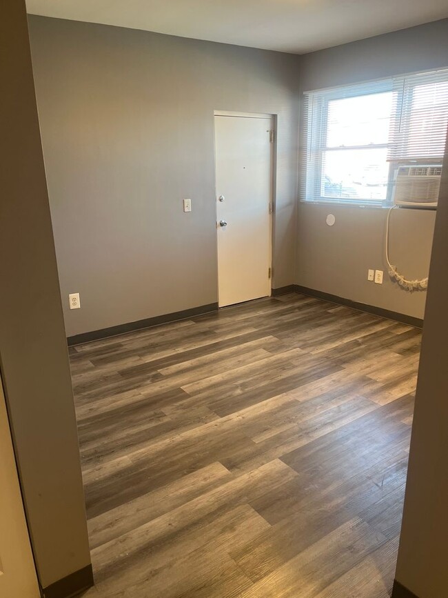 Building Photo - Now Leasing!