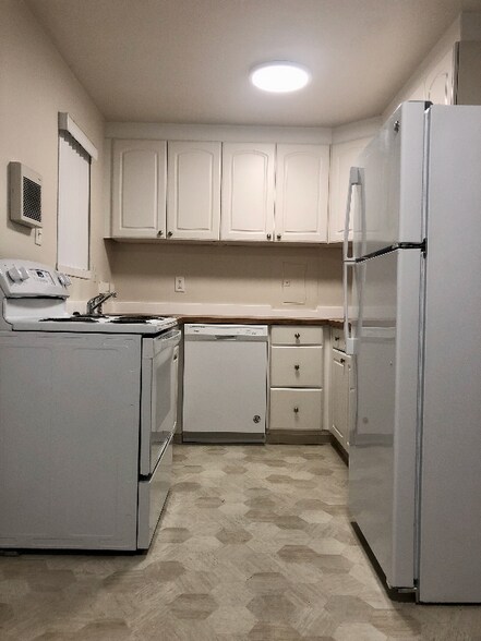 Building Photo - 3604 NE 73rd Pl