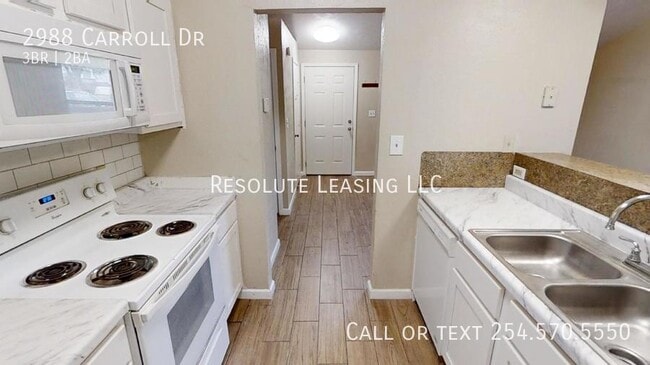 Building Photo - 2988 Carroll Dr