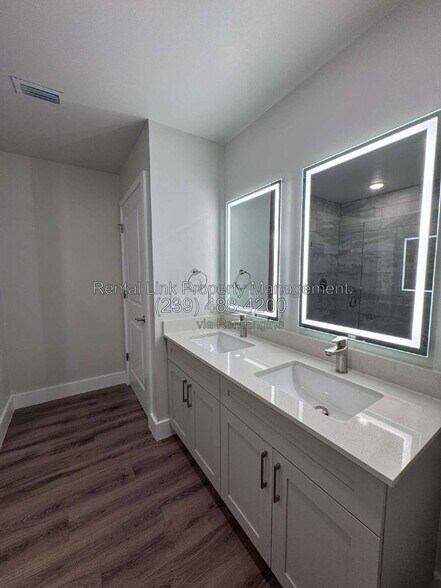 Building Photo - 414 Cape Coral Pkwy E