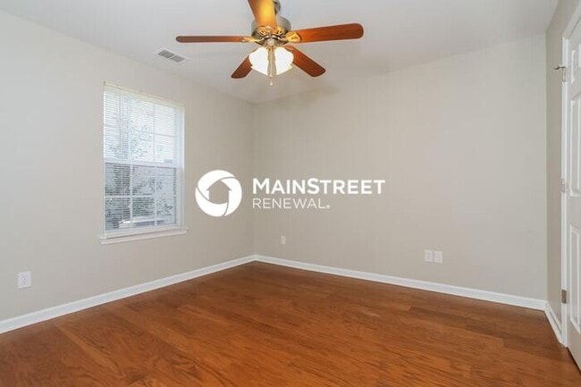 Building Photo - 3 Bedroom Pet-Friendly Home in Nicholasvil...