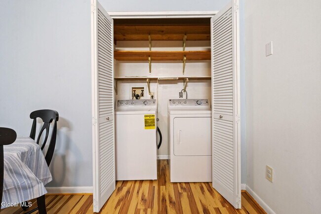 Building Photo - 25A Pine Ln