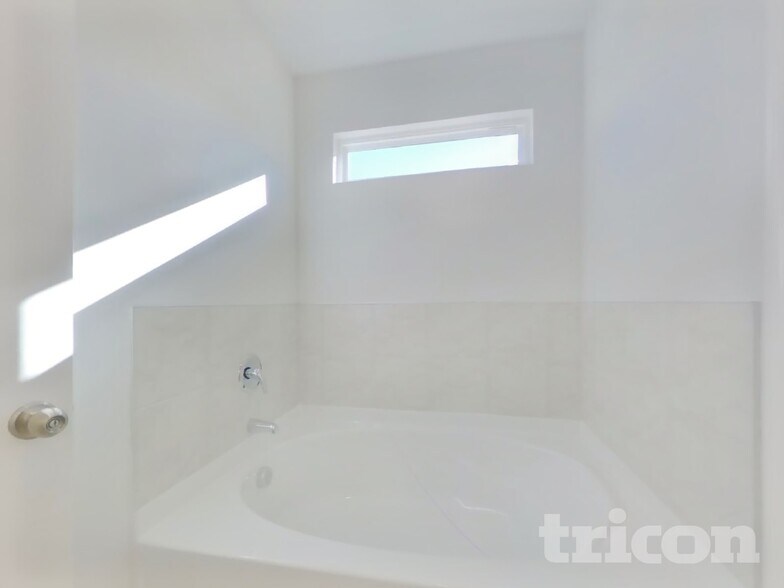 Building Photo - 831 Bryson Lake Cir