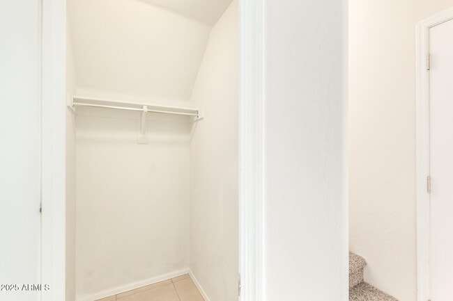 Building Photo - 8405 W Lewis Ave