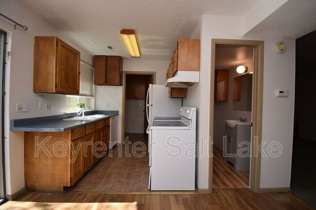 Building Photo - 6054 S 2075 E
