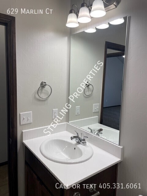 Building Photo - 629 Marlin Ct