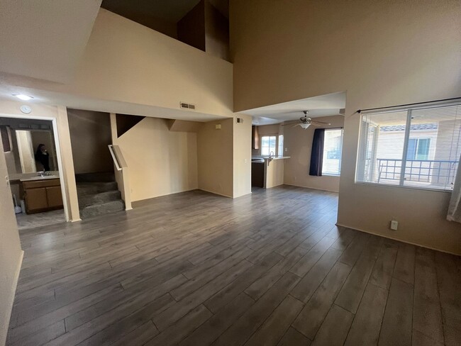 Building Photo - 2 Bedroom, 2.5 Bathroom Condo for Rent in ...