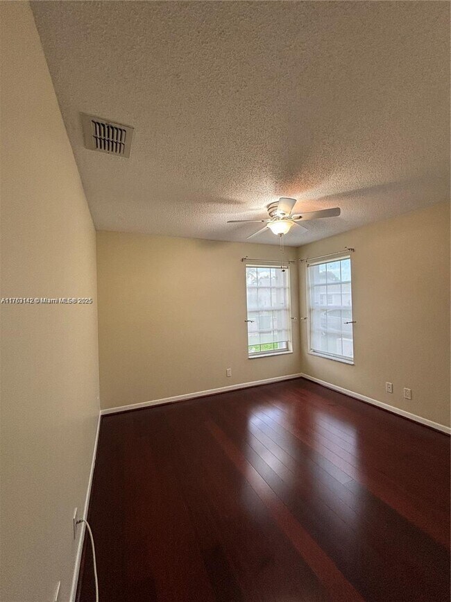 Building Photo - 9366 Arborwood Cir