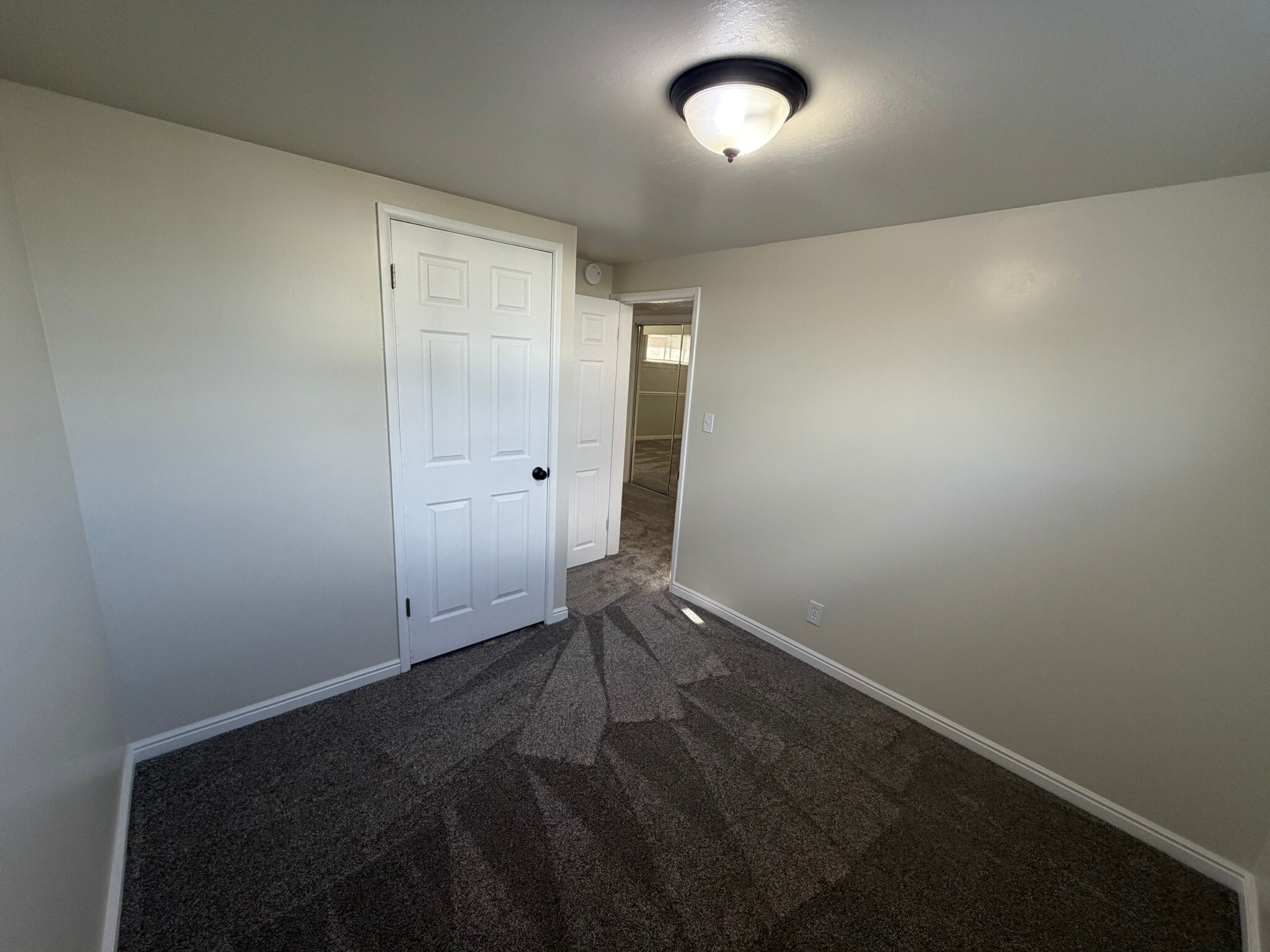 Building Photo - 5089 S 1950 W