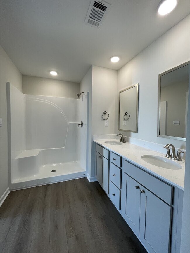 Building Photo - 110 Asbury Pk Dr