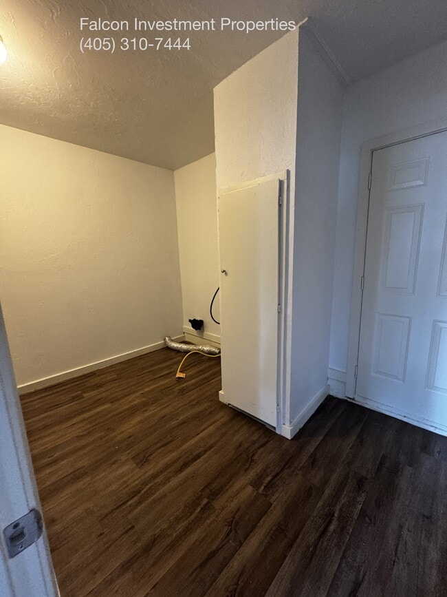 Building Photo - 3156 SW 71st St