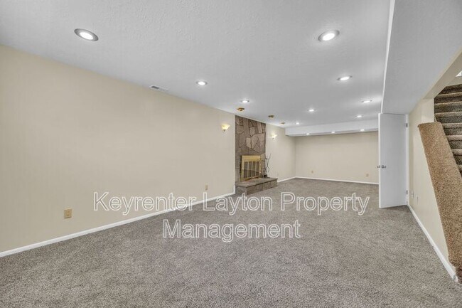 Building Photo - 2420 Bonneville Terrace Dr