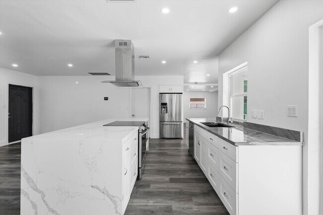 Building Photo - 1650 NW 9th St