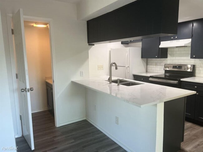 Building Photo - 3458 Willowrun Dr