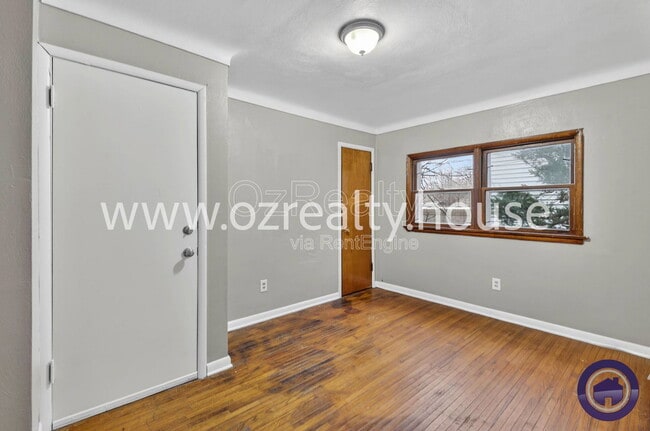 Building Photo - 837 Colburn St