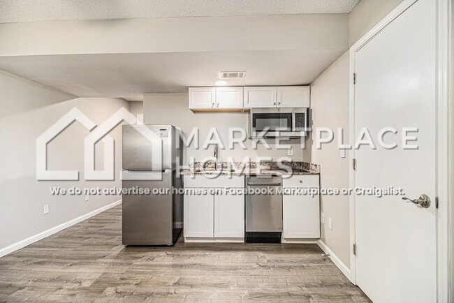 Building Photo - 5028 Chadwick Ct