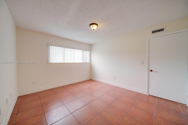 Building Photo - 9715 Hammocks Blvd