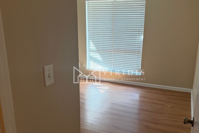 Building Photo - 1304 La Puente Dr