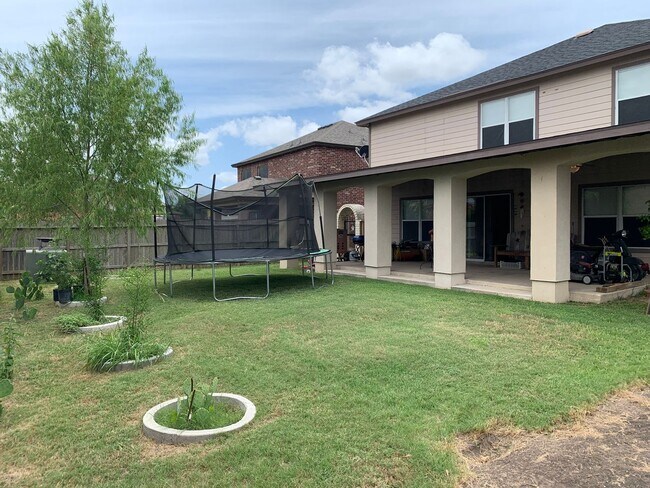 Building Photo - MUST SEE!! 4 Bed | 2.5 Bath | Loft | 2-Car Garage | Covered Patio!