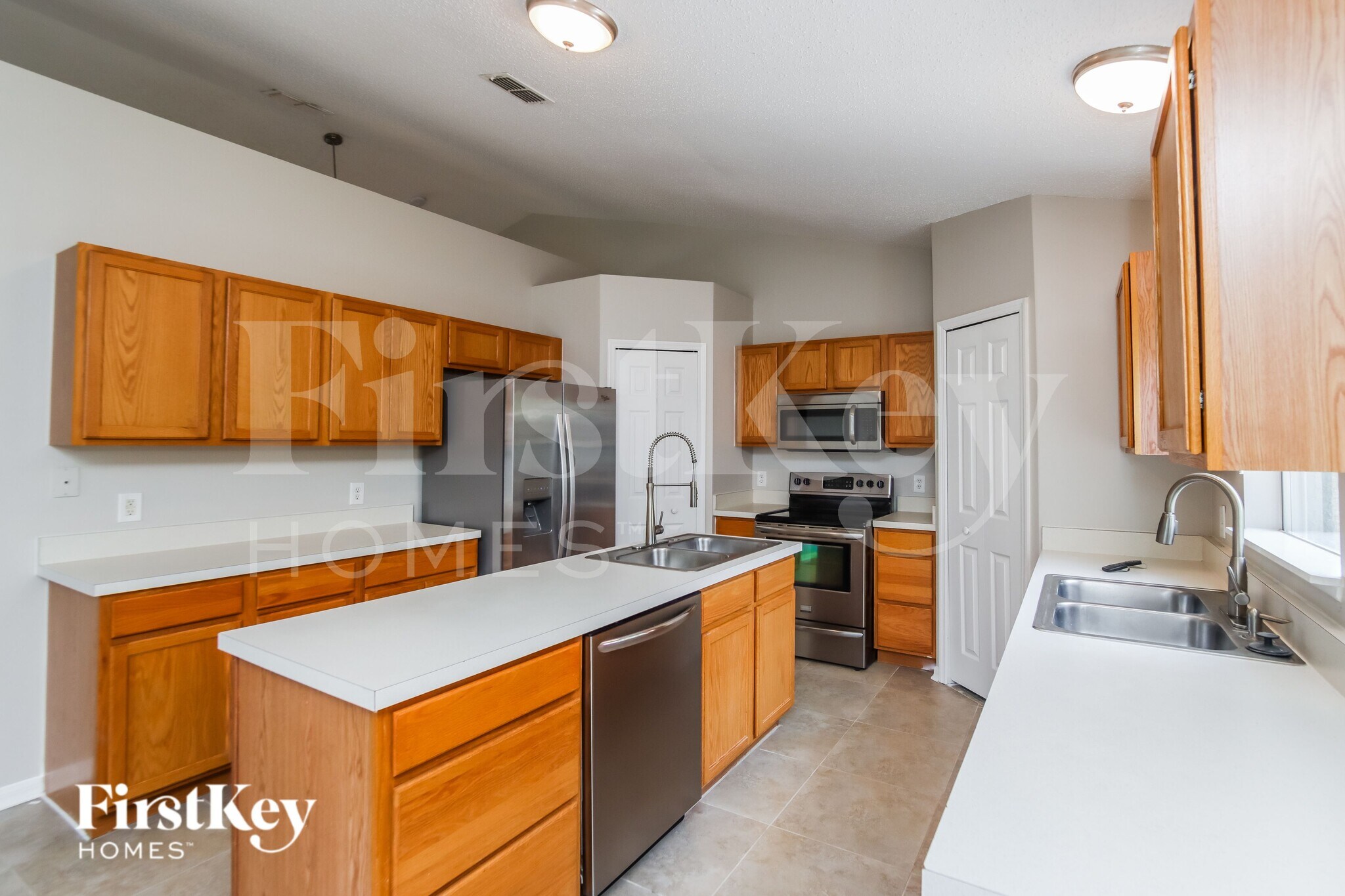 Building Photo - 1686 Whiting St SE