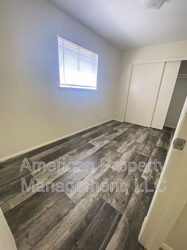 Building Photo - 1598 S 67th E Ave