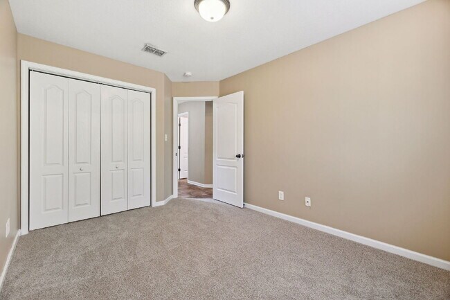 Building Photo - 1723 D THISTLEWOOD DR