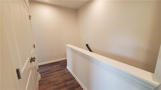 Building Photo - 117 Chestnut Cir