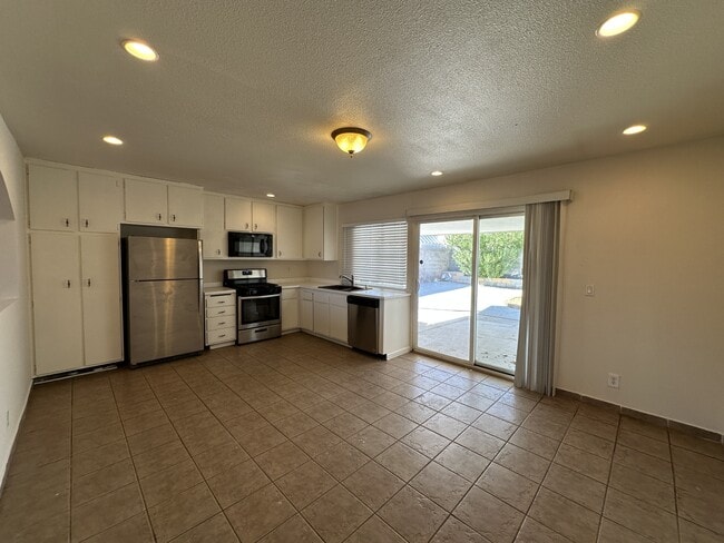 Building Photo - 7026 Westbrook Ave