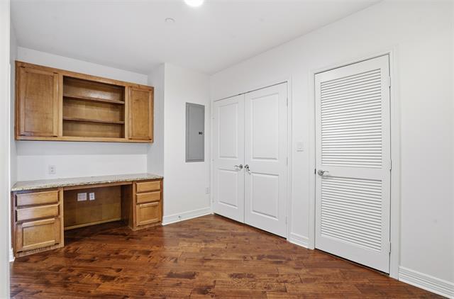 Building Photo - 500 Throckmorton St