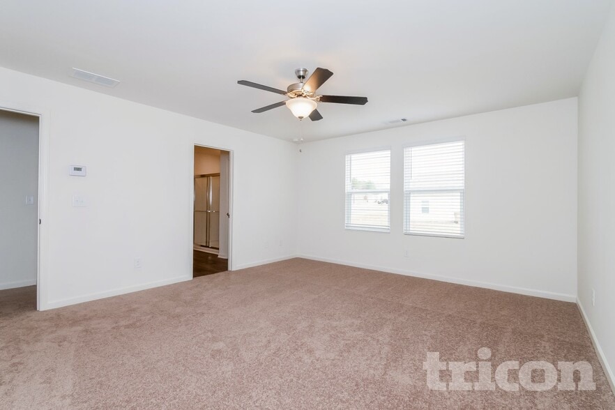 Building Photo - 1044 Hudson Ct