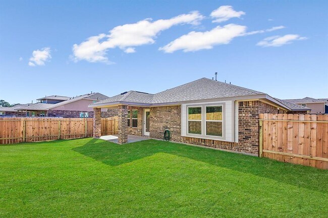 Building Photo - 23818 Willow Haven Dr