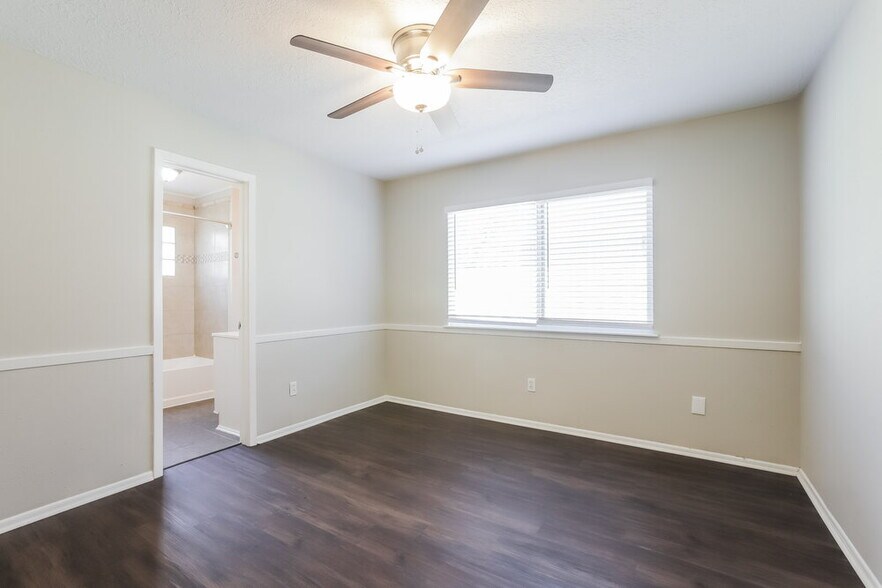 Building Photo - 10318 Bushy Creek Dr